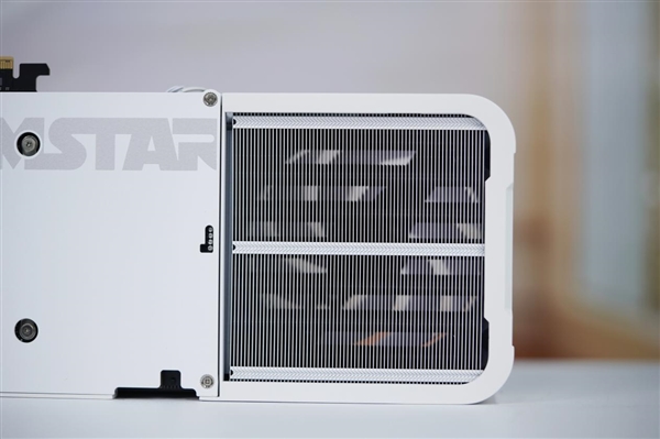 一体式磁吸上盖！影驰RTX 5090D星曜LUNA OC图赏