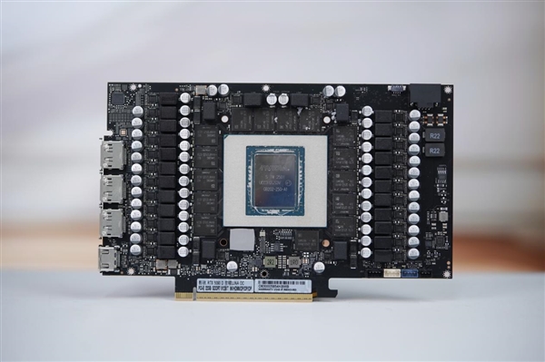 一体式磁吸上盖！影驰RTX 5090D星曜LUNA OC图赏