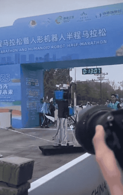 一场马拉松扒光了中国机器人的底裤 属实有点幽默了