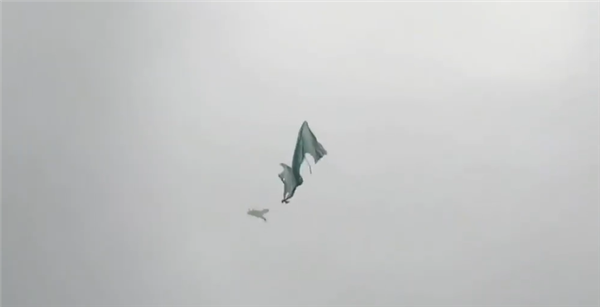 网友惊呼有龙！专家解读西安夜空不明黑影真相：得怪强对流天气