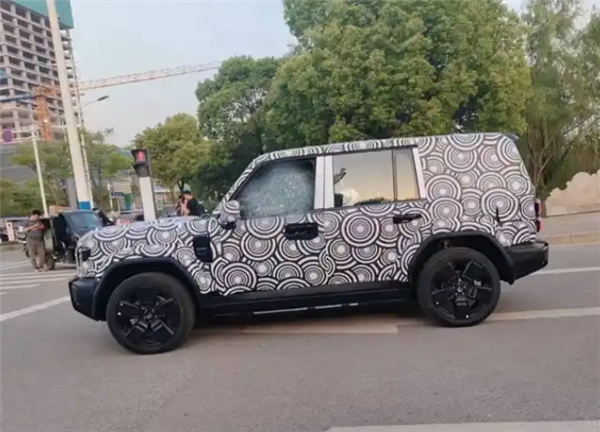 奔驰大G青春版！iCAR V27谍照曝光：依旧复古方盒子造型